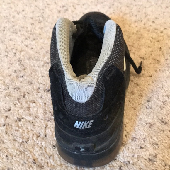 Nike basketball shoes - Picture 4 of 5